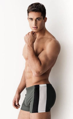 amazingmalenudity:   Pietro Boselli   