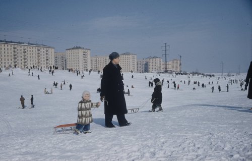 sovietpostcards:Winter in Moscow, photo by Carl Mydans (1959)