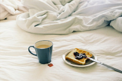 arunaea:  toast and tea by jeffreychung on Flickr.