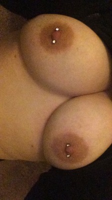 bbwhotwife2cum4: Delicious titties with pierced nipples submitted