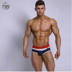 dafyddbach: UK muscle hunk, Chris Pazienti For more muscle hunkery