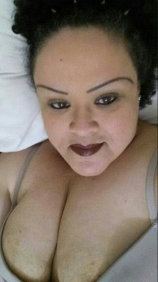 Holy BBW! Now thats what im talking about darling… Like/Reblog