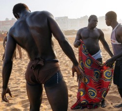forafricans:  Laamb wrestlers in training. Dakar, Senegal. ©Nana