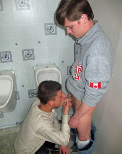 ton-of-fun:  randydave69:Frat type sucked! Dave http://randydave69.tumblr.com/archive
