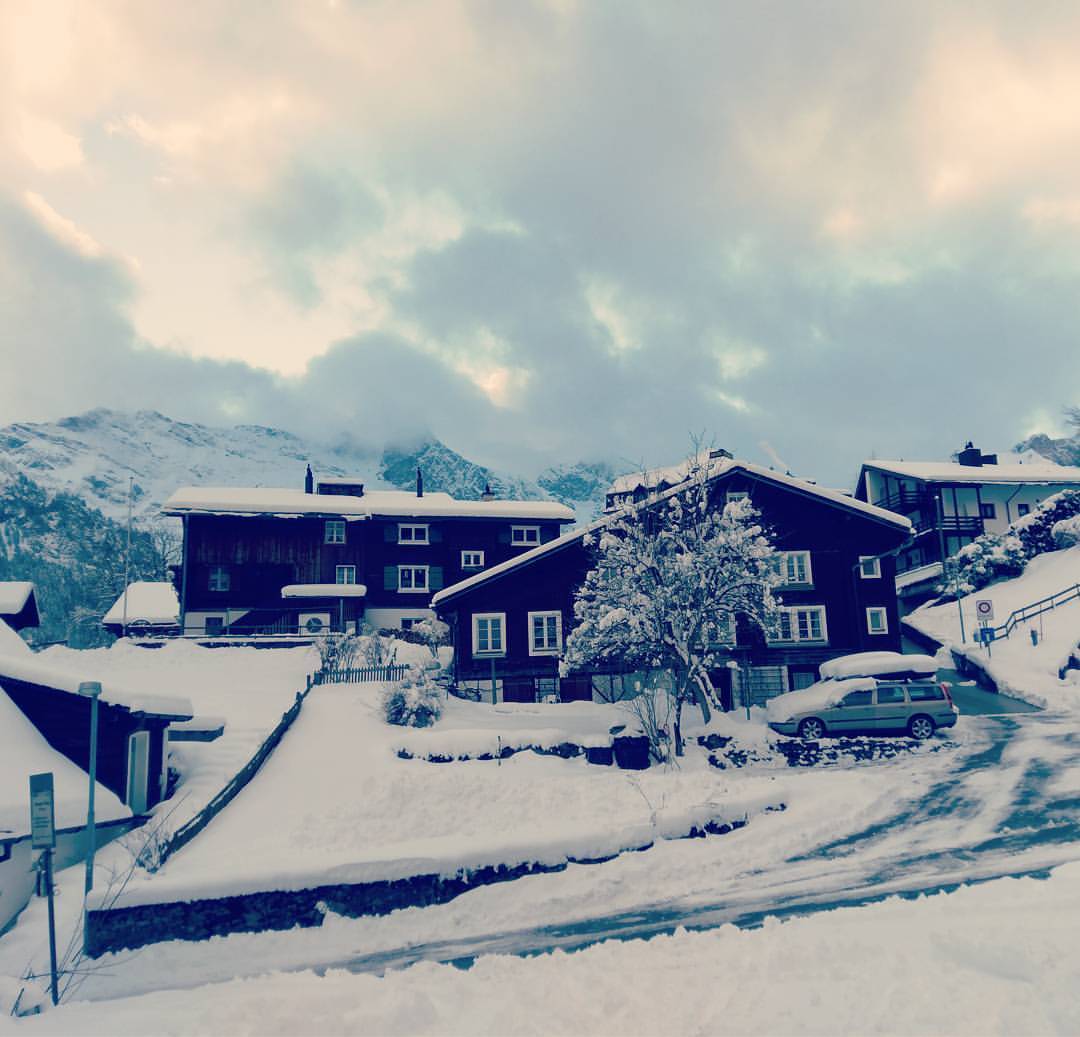 <p>Het ä chli schnee gä… Wunderschöne Tag gsi<br/>
#eifachschoen #love #snow #winterwonderland #dream (hier: Engelberg, Switzerland)</p>