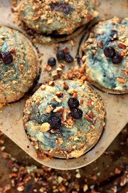 craving-nomz:  Greek Yogurt Blueberry Crumble Muffins