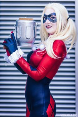 cosplayandgeekstuff:     Ashlynne Dae (USA) as Harley Quinn.