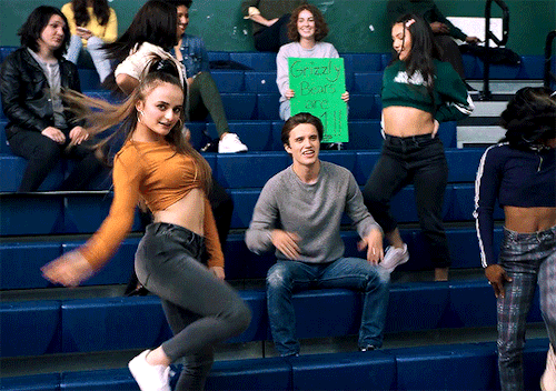 gulegardiner:What are you doing? The “Go Grizzlies” dance.