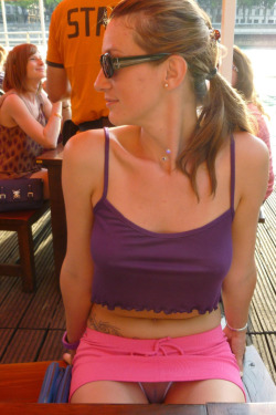 omg-upskirts:  Being given a great view at lunch Follow us: OMG!