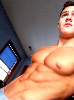 collegejocksuk:  Ripped …. And …. Cute