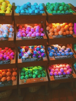 lauren-ariel:  if you go to Lush and don’t take a picture,