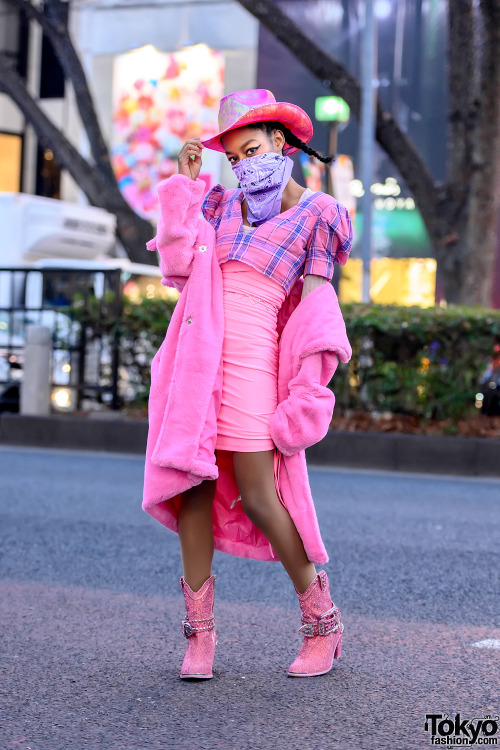 tokyo-fashion:  Tokyo-based college student Sierra on the street