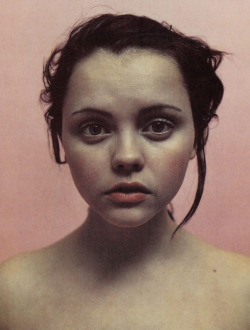 cinequeer:Christina Ricci photographed by Mario Sorrenti, 1998
