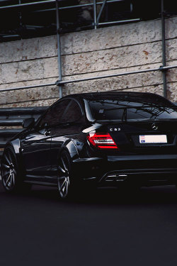 dream-villain:  Mercedes C63 AMG Black Series 