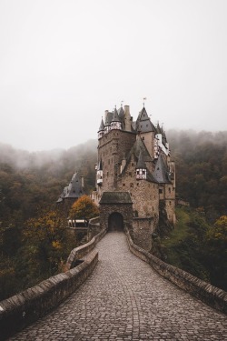 alecsgrg:  Eltz Castle | ( by Sam Elkins )  