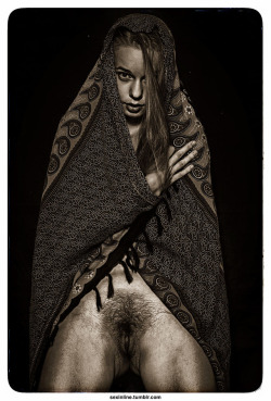 sexinline:  Digital Erotic Sepia Artworks  Beautiful bush! Ultrammf 