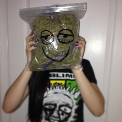 awkwardlystoned:  happy stoner 