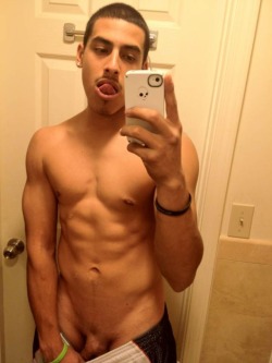 brodays:  Hot Self Pic Studs! Hundreds Of Dudes Added Daily!