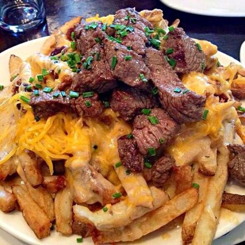 yummyfoooooood:  Steak Cheese Fries