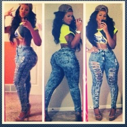 bighrd2:  allthickwomen:  London Charles  Old school jeans @iamsodelishis