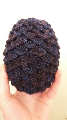 I’m literally in love with the knit dragon egg my friend made