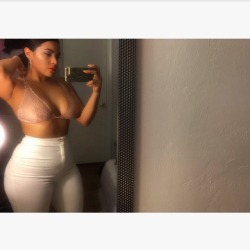 thicksexyasswomen:  Outstanding