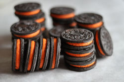 im-horngry:  Halloween Oreos - As Requested! 