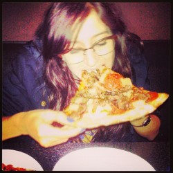 Do I even do anything else? @thaliaaaaaaaa #regram #pizzaqueen #imgonnaweighamillionlbs