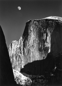 casadabiqueira:   Moon and Half Dome  Ansel Adams, 1960 