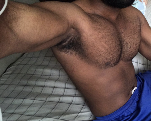 juicybros:  Muscle bro has nice sweaty armpits, big hairy chest,