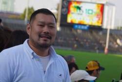 wankojoker:  野球の観戦？なぜここで振り返りつつも撮影したんだろ？とは思いつつもいいモッサリさんです。＾＾　　　　　　2015年2月17日WANKO