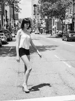 therealchipwillis:  girl crossing street em