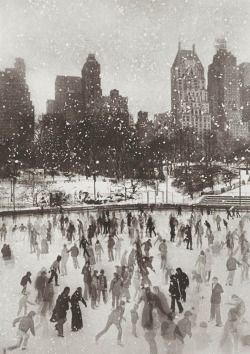 americanapparel:  Wollman Rink, Central Park, New York (1954)