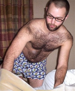 sweatyhairylickable: mydaddyishairy:  My Daddy is Hairy - over