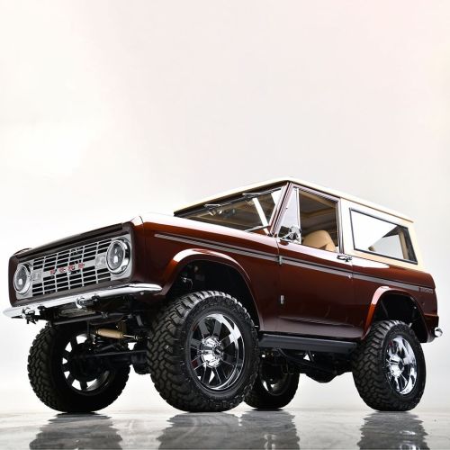 utwo:  1977 Ford Bronco powered by a Ford Coyote 5.0-liter V8