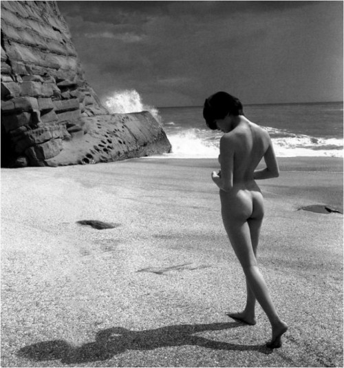 vivipiuomeno:  Kishin Shinoyama ph. - sand & beach 