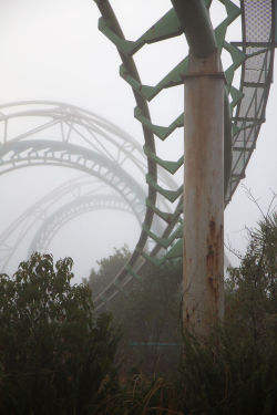 microbe:  Nara Dreamland, the infamous abandoned theme park in