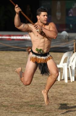 gossip-teine:  ASB Polyfest 2014 - Maori Stage. Whoa. This guy’s