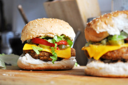 fantasising-of-another-life:  Vegan Cheeseburgers Recipe