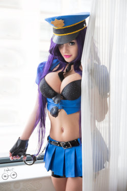 hotcosplaychicks:League of Legends - Officer Caitlyn Cosplay