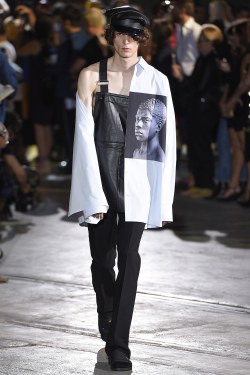 hausofloue:Raf Simons Menswear S/S 17. White Oversized Shirt