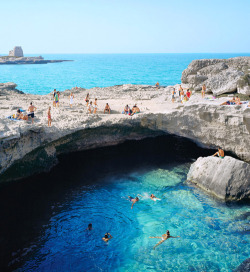Grotta della Poesia, Roca Vecchia, Melendugno (Lecce)Poetry Cave, a natural swimming pool - Italy