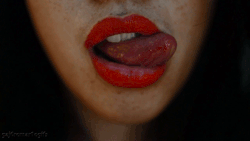 gaj0romar1ogifs:  “She had two lips like strawberries, and