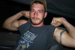 realmenstink:  REDNECK HOTTIE SHOWS OFF HIS GUNS & PITS…….SNIFF