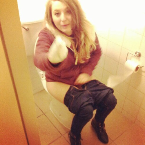 dimitrivegas:  Poop Today!