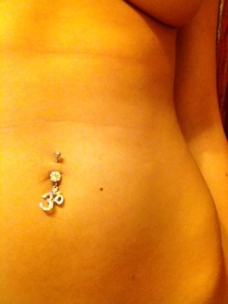 onlystrippershoes:  stripper-princess:  new navel ring  navel