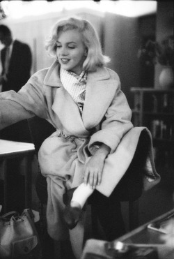 miss-vanilla:Marilyn Monroe - Camel Coat Sitting, 1953. Photographed