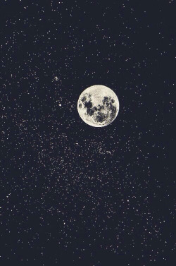 pikachu-fx:  La Luna 🌙 on We Heart It - http://weheartit.com/s/G8OZvsYS