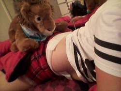 faithy-baby:  Sleep overs! And my lion Wallace I loves him!!