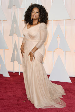 hollywood-fashion:Oprah Winfrey in Vera Wang at the 2015 Oscars.